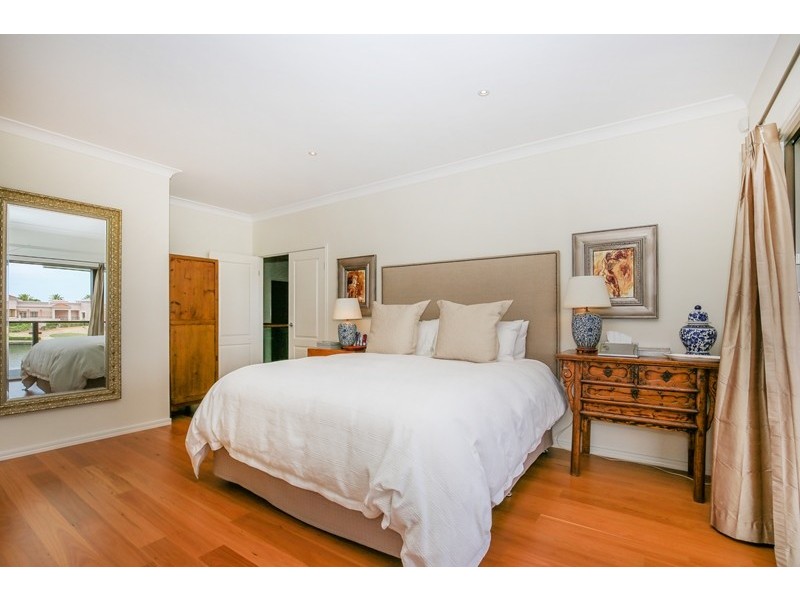 6180 Bolsena Circuit, Hope Island QLD 4212