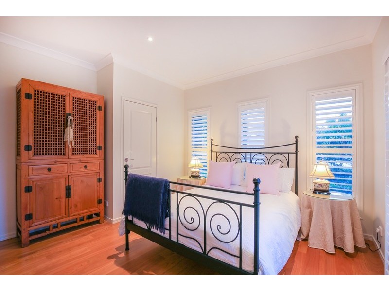 6180 Bolsena Circuit, Hope Island QLD 4212