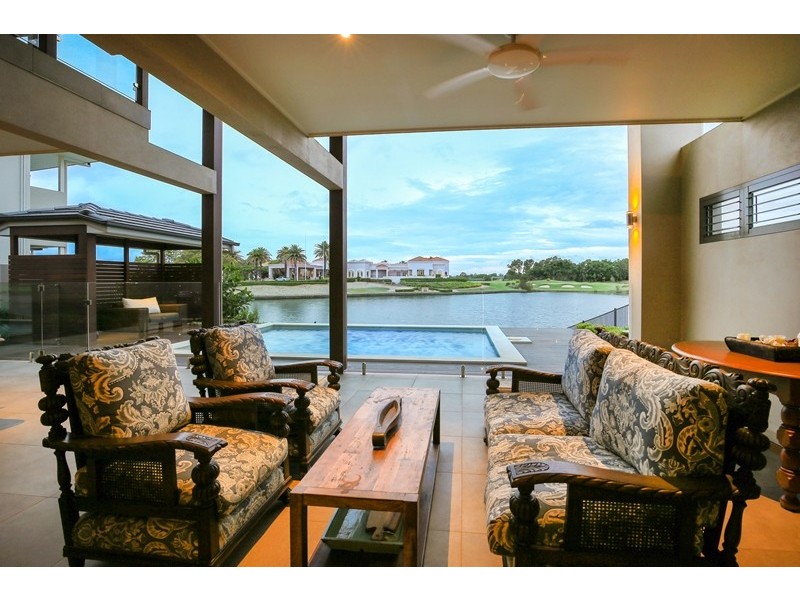 6180 Bolsena Circuit, Hope Island QLD 4212