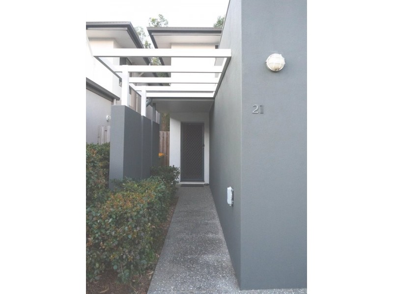 21/2 Jefferson Court, Upper Coomera QLD 4209