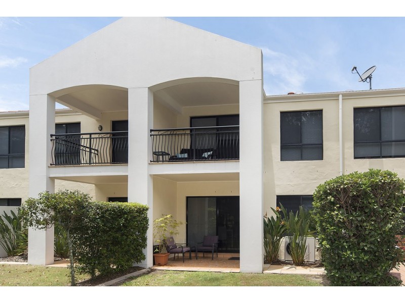 8861 Magnolia Drive East, Hope Island QLD 4212