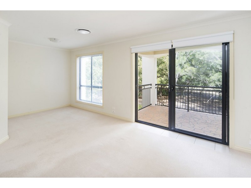 8861 Magnolia Drive East, Hope Island QLD 4212