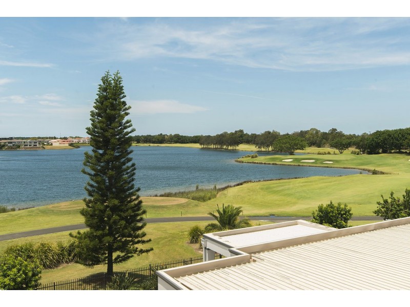 8317 Magnolia Drive East, Hope Island QLD 4212