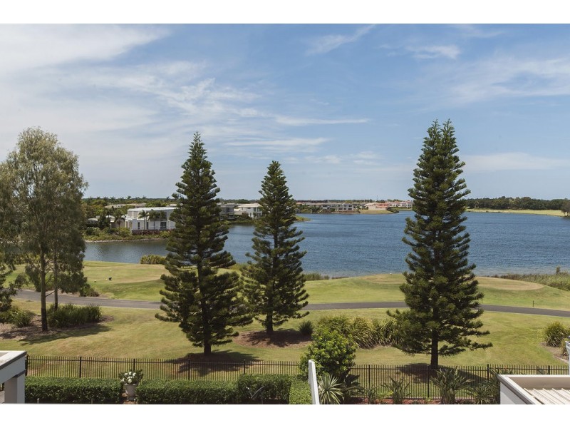 8317 Magnolia Drive East, Hope Island QLD 4212