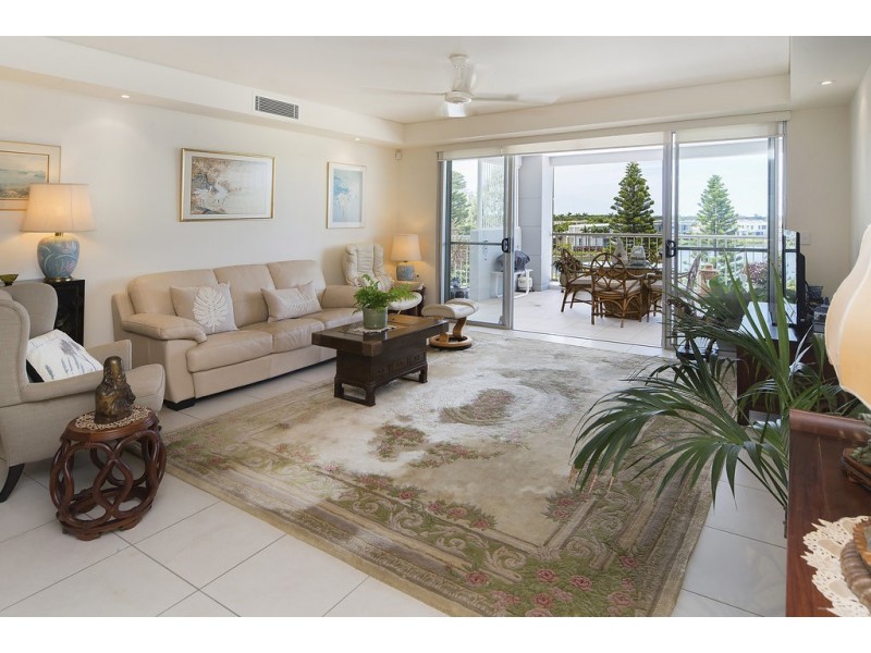 8317 Magnolia Drive East, Hope Island QLD 4212