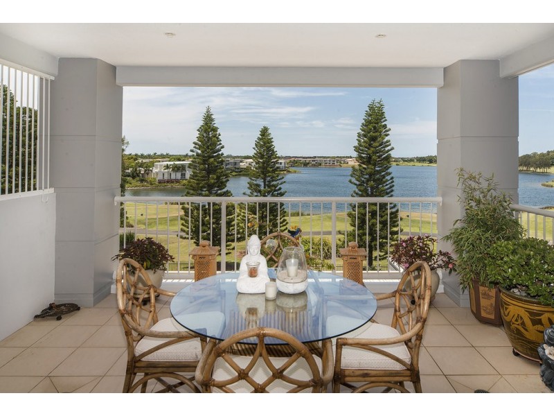 8317 Magnolia Drive East, Hope Island QLD 4212
