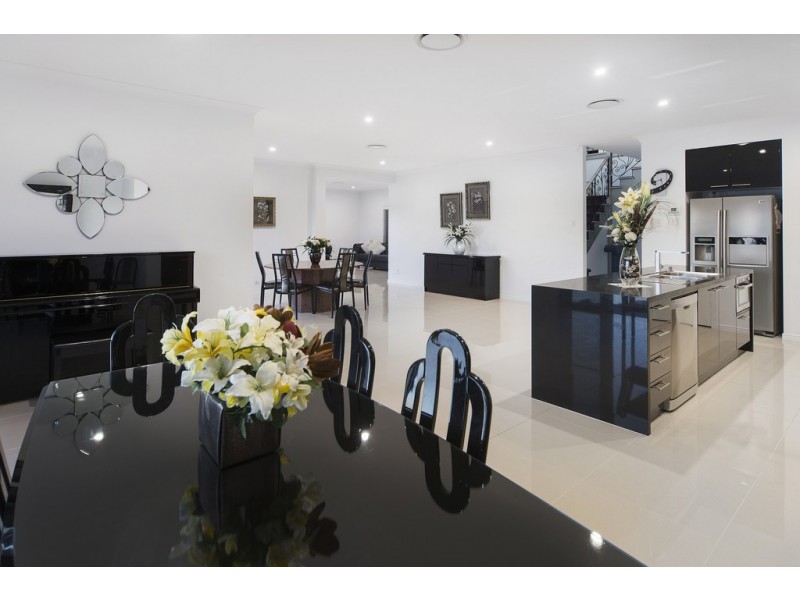 6169 Murten Court, Hope Island QLD 4212