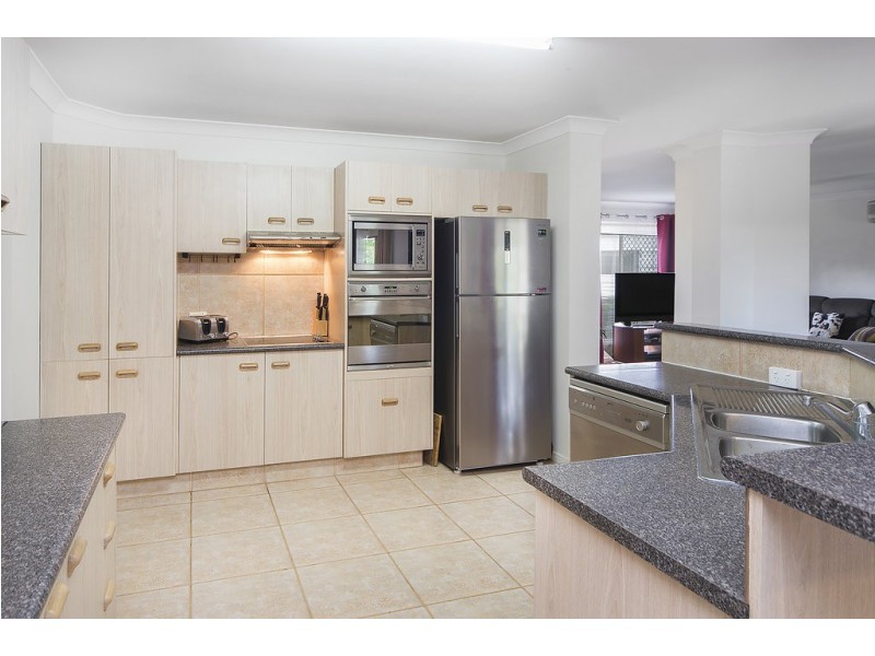 122 Monterey Keys Drive, Helensvale QLD 4212
