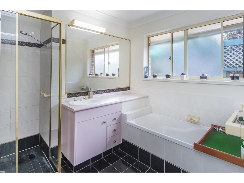 122 Monterey Keys Drive, Helensvale QLD 4212