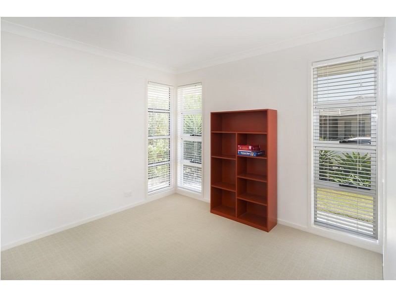 46 Azure Way, Hope Island QLD 4212