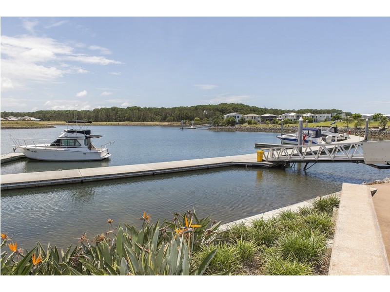 46 Azure Way, Hope Island QLD 4212