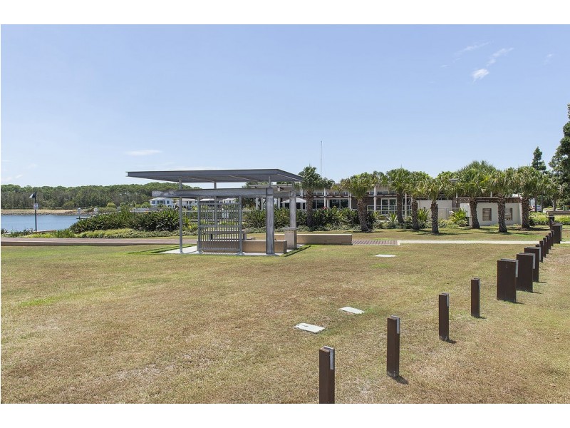 46 Azure Way, Hope Island QLD 4212