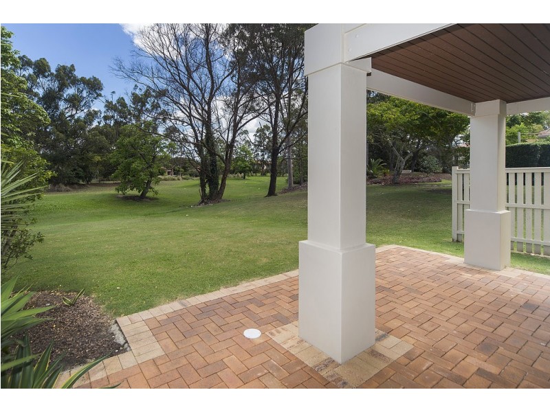 8124 Magnolia Gardens Court, Hope Island QLD 4212