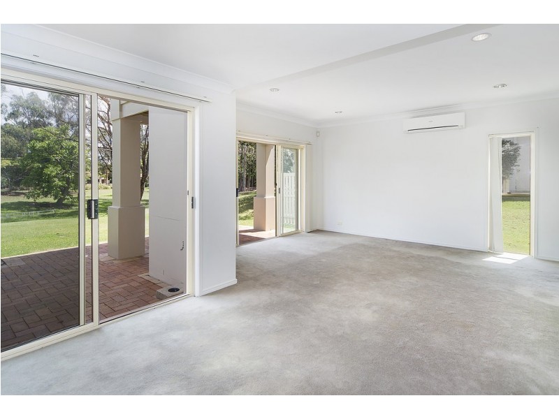 8124 Magnolia Gardens Court, Hope Island QLD 4212