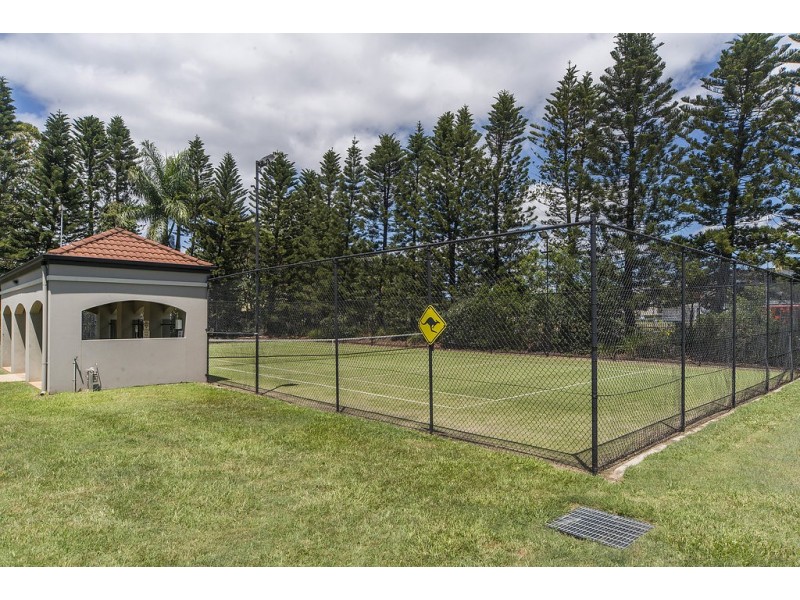 126/19 Santa Barbara Road, Hope Island QLD 4212