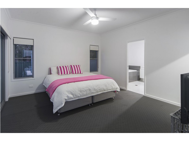 3 Quirindi Court, Helensvale QLD 4212