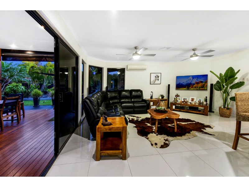 25 Audrey Avenue, Helensvale QLD 4212