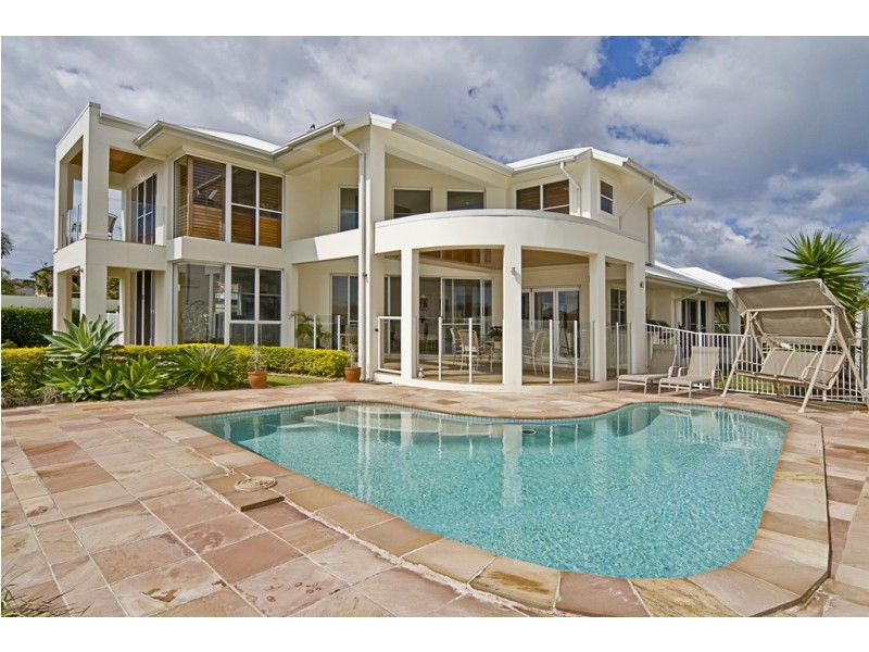 15 Sabrina Avenue, Helensvale QLD 4212
