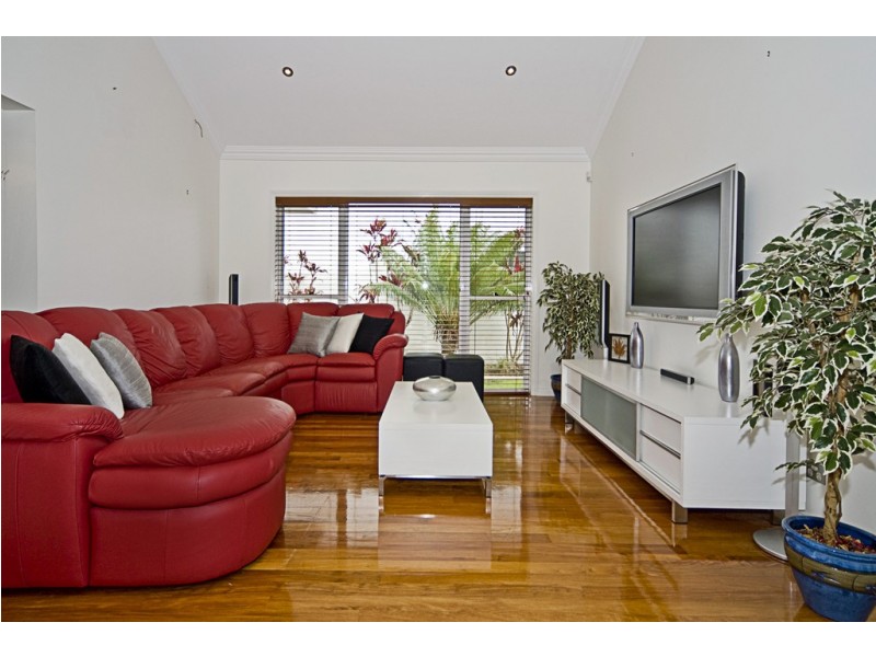15 Sabrina Avenue, Helensvale QLD 4212