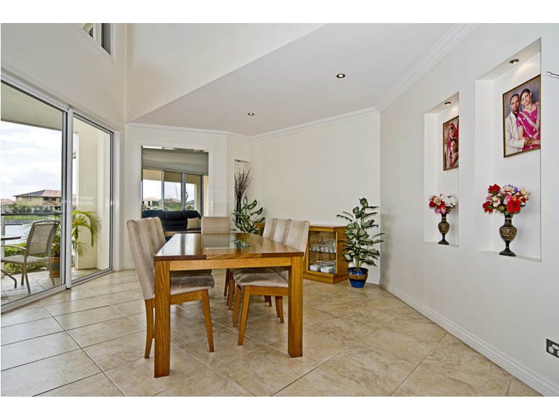 15 Sabrina Avenue, Helensvale QLD 4212