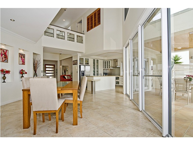 15 Sabrina Avenue, Helensvale QLD 4212
