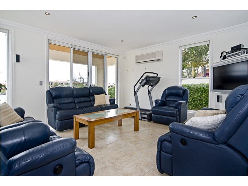 15 Sabrina Avenue, Helensvale QLD 4212
