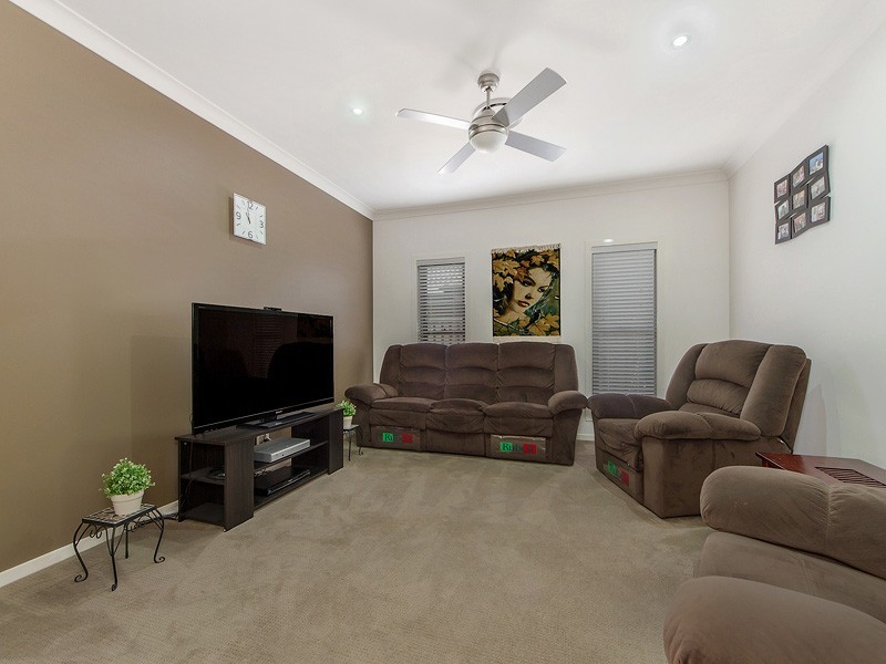 10 Undarra Street, Pimpama QLD 4209