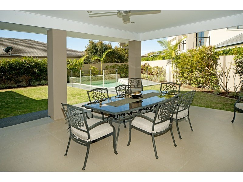 2572 Cressbrook Drive, Hope Island QLD 4212