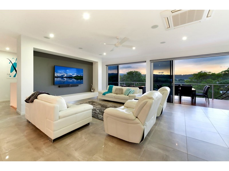 20 Summer Hill Crescent, Maudsland QLD 4210