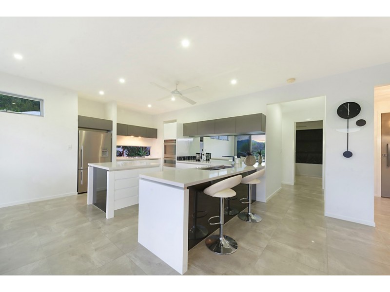 20 Summer Hill Crescent, Maudsland QLD 4210
