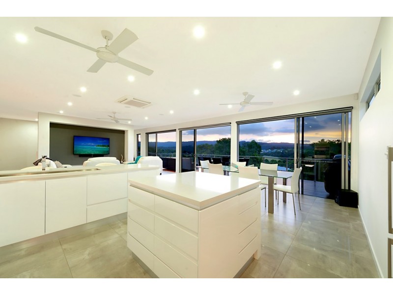 20 Summer Hill Crescent, Maudsland QLD 4210
