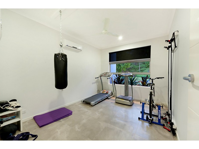 20 Summer Hill Crescent, Maudsland QLD 4210