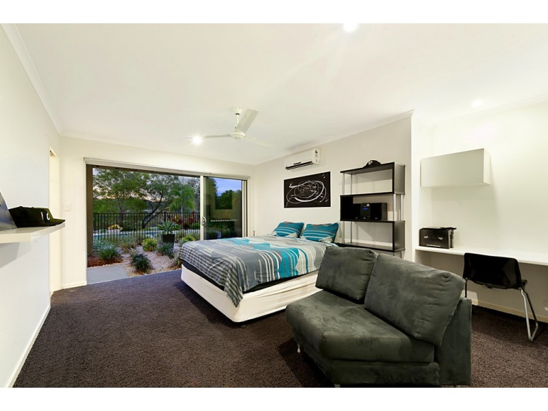 20 Summer Hill Crescent, Maudsland QLD 4210