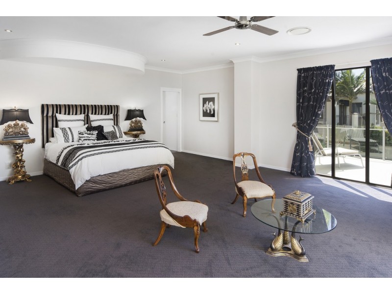 1094 Beechwood Drive, Hope Island QLD 4212