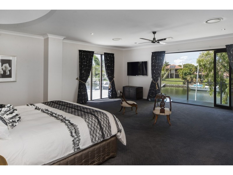 1094 Beechwood Drive, Hope Island QLD 4212