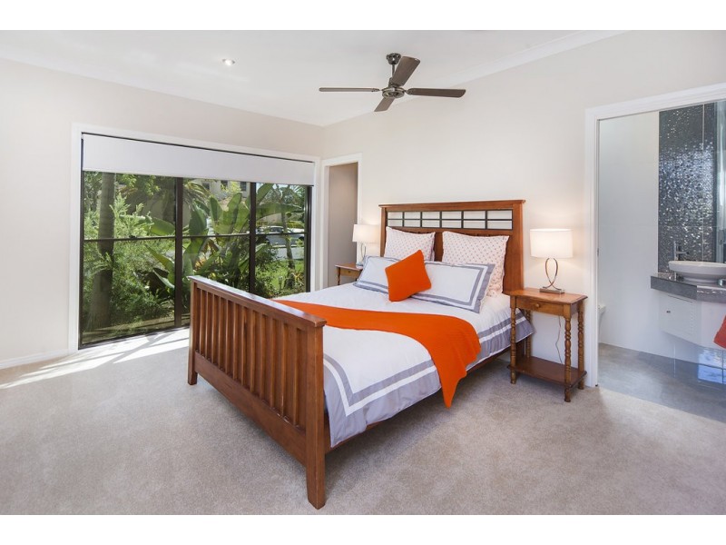 1094 Beechwood Drive, Hope Island QLD 4212