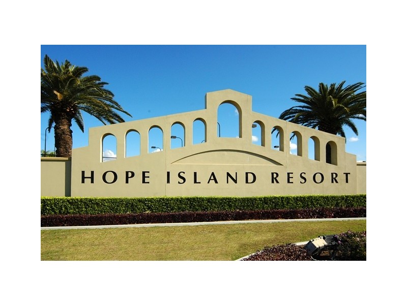 1094 Beechwood Drive, Hope Island QLD 4212