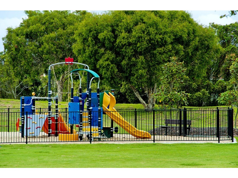 1094 Beechwood Drive, Hope Island QLD 4212