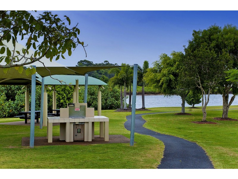 1094 Beechwood Drive, Hope Island QLD 4212