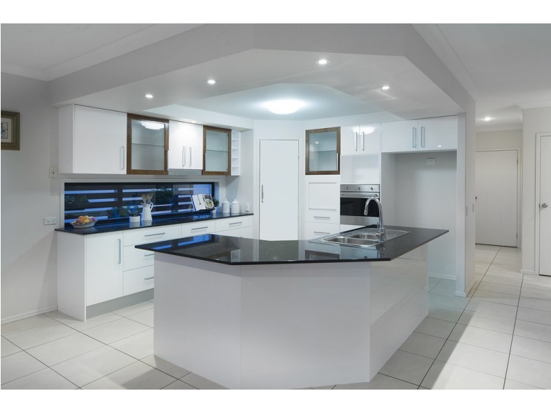 20 Parkview Place, Helensvale QLD 4212