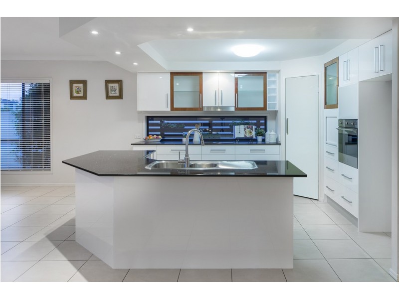 20 Parkview Place, Helensvale QLD 4212