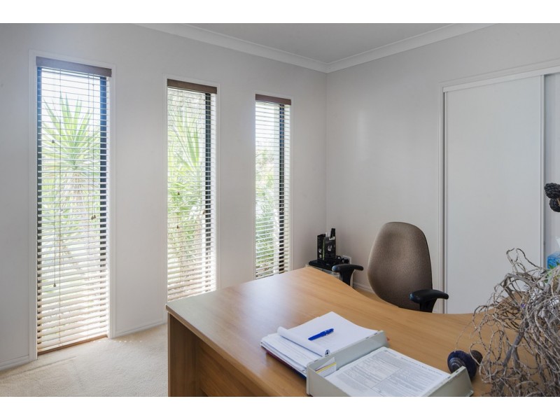 20 Parkview Place, Helensvale QLD 4212