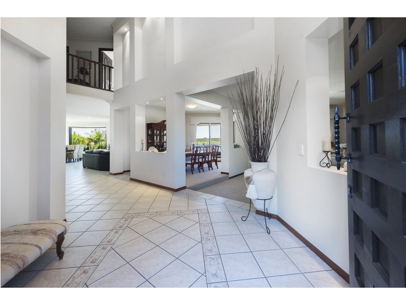 8 Kim Court, Helensvale QLD 4212