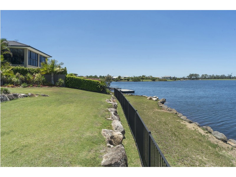 8 Kim Court, Helensvale QLD 4212