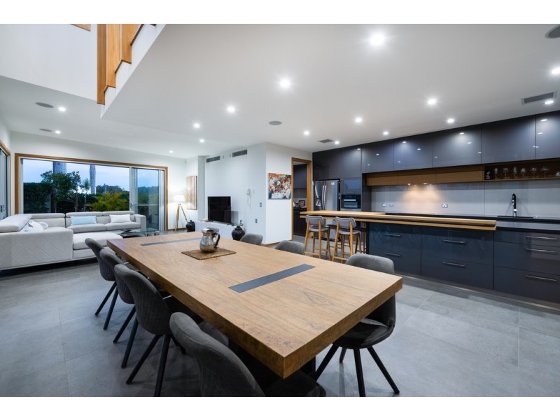 7843 Pavilions Place, Hope Island QLD 4212