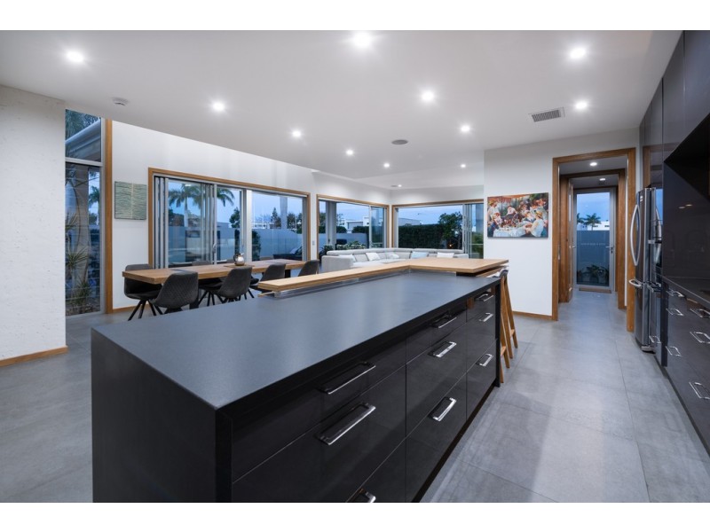 7843 Pavilions Place, Hope Island QLD 4212