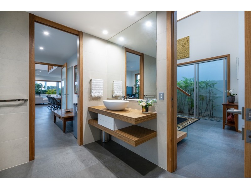 7843 Pavilions Place, Hope Island QLD 4212
