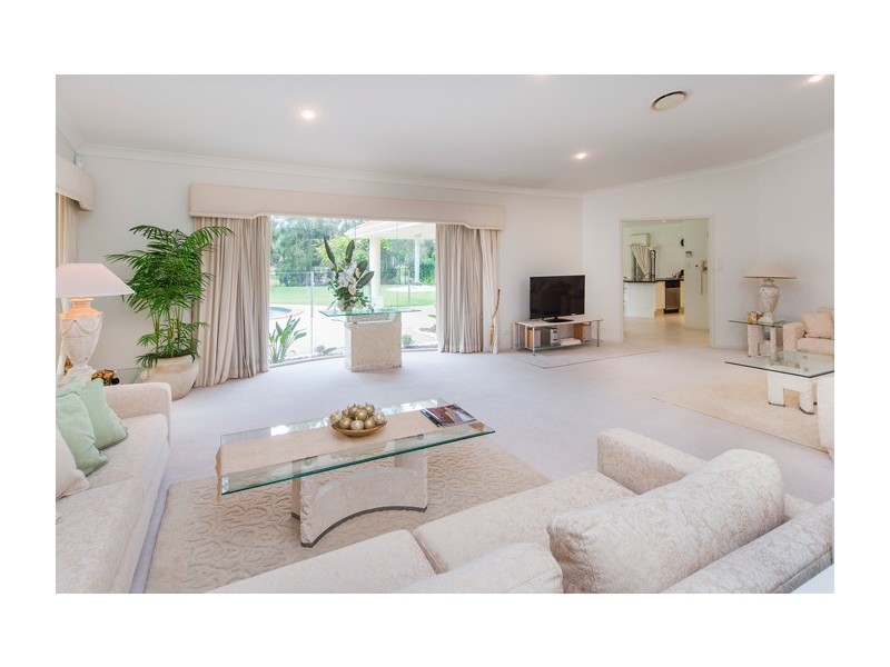 3171 Riverleigh Drive, Hope Island QLD 4212