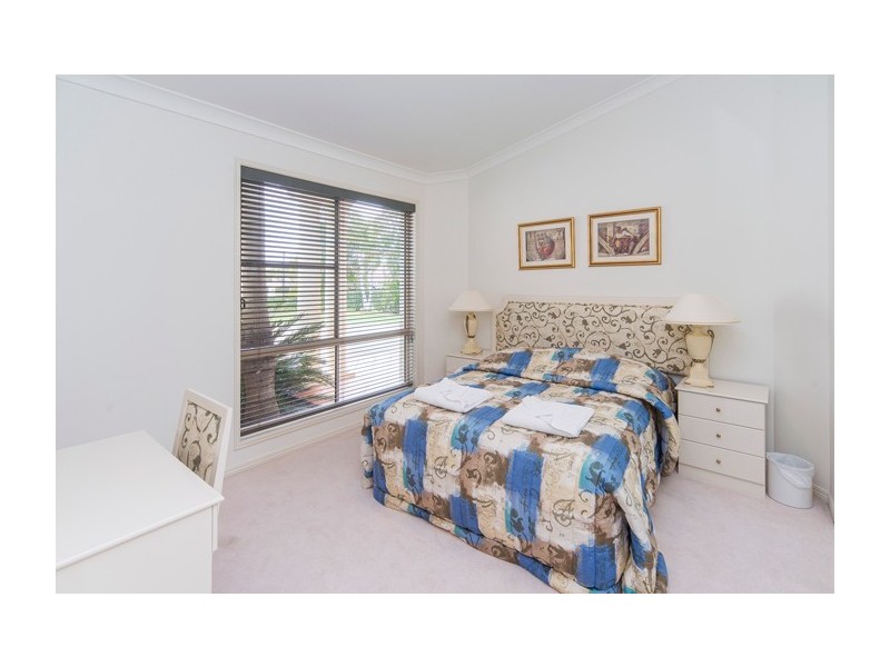 3171 Riverleigh Drive, Hope Island QLD 4212