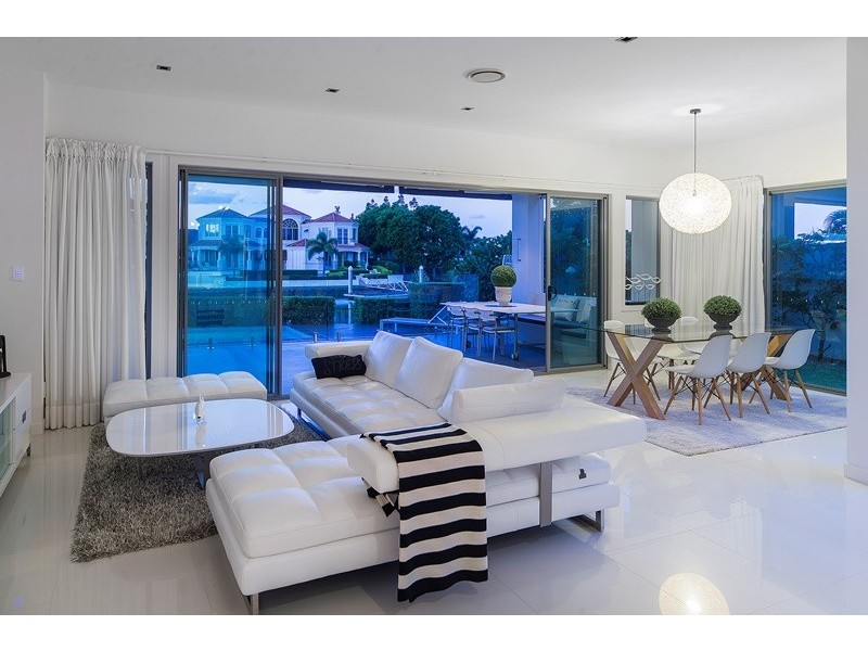 8073 Riverside Drive, Sanctuary Cove QLD 4212